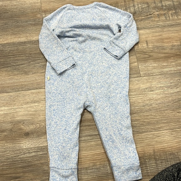 Gap Kanga Rompersuit - Picture 5 of 5